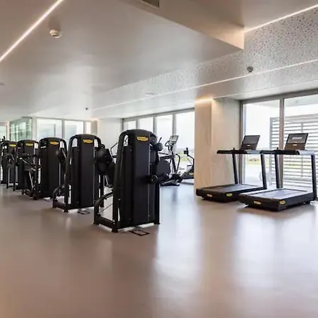 Bayline- Beachfront And Pool Lejlighed *