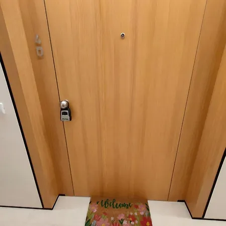 Bayline- Beachfront And Pool דירה *