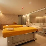 Apartment Bayline- Beachfront And Pool *