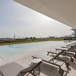 Apartment Bayline- Beachfront And Pool *