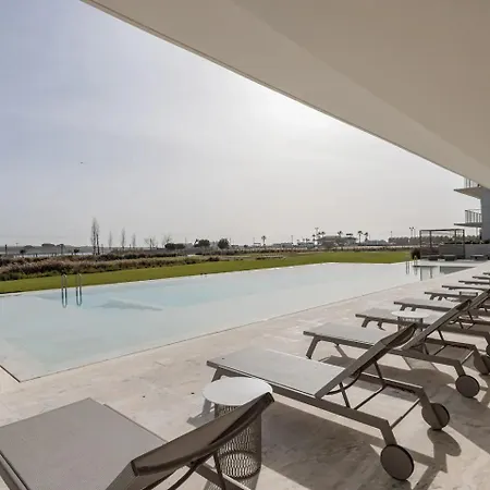 公寓 Bayline- Beachfront And Pool *