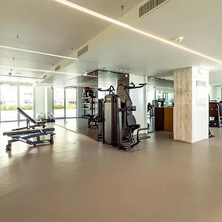 Bayline- Beachfront And Pool Apartment
