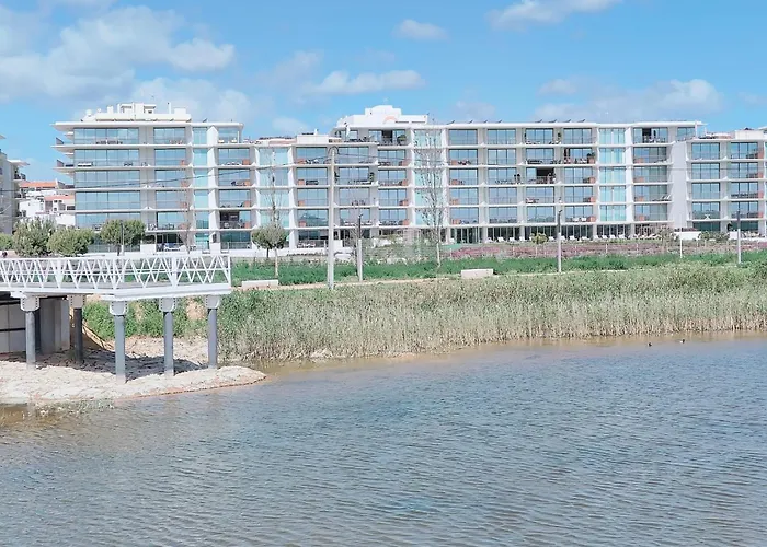 Bayline- Beachfront And Pool *