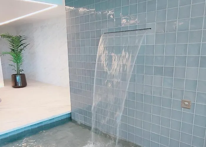 Bayline- Beachfront And Pool *