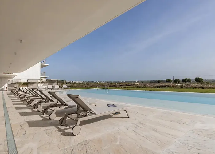 شقة Bayline- Beachfront And Pool *