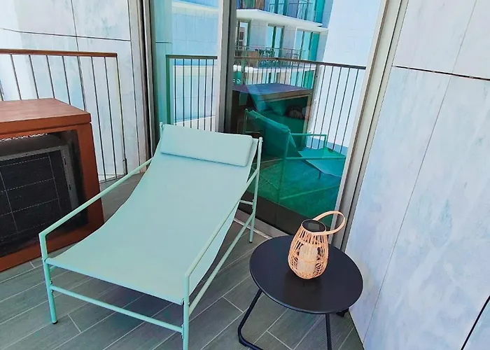 Bayline- Beachfront And Pool شقة *