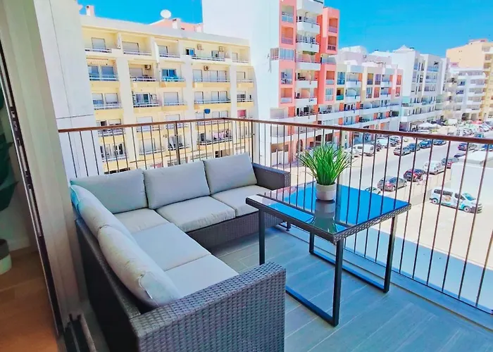 Bayline- Beachfront And Pool