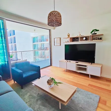 Bayline- Beachfront And Pool Apartment